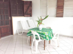 Appartement spacieux à Petit Canal - 65 m² - Vue sur jardin